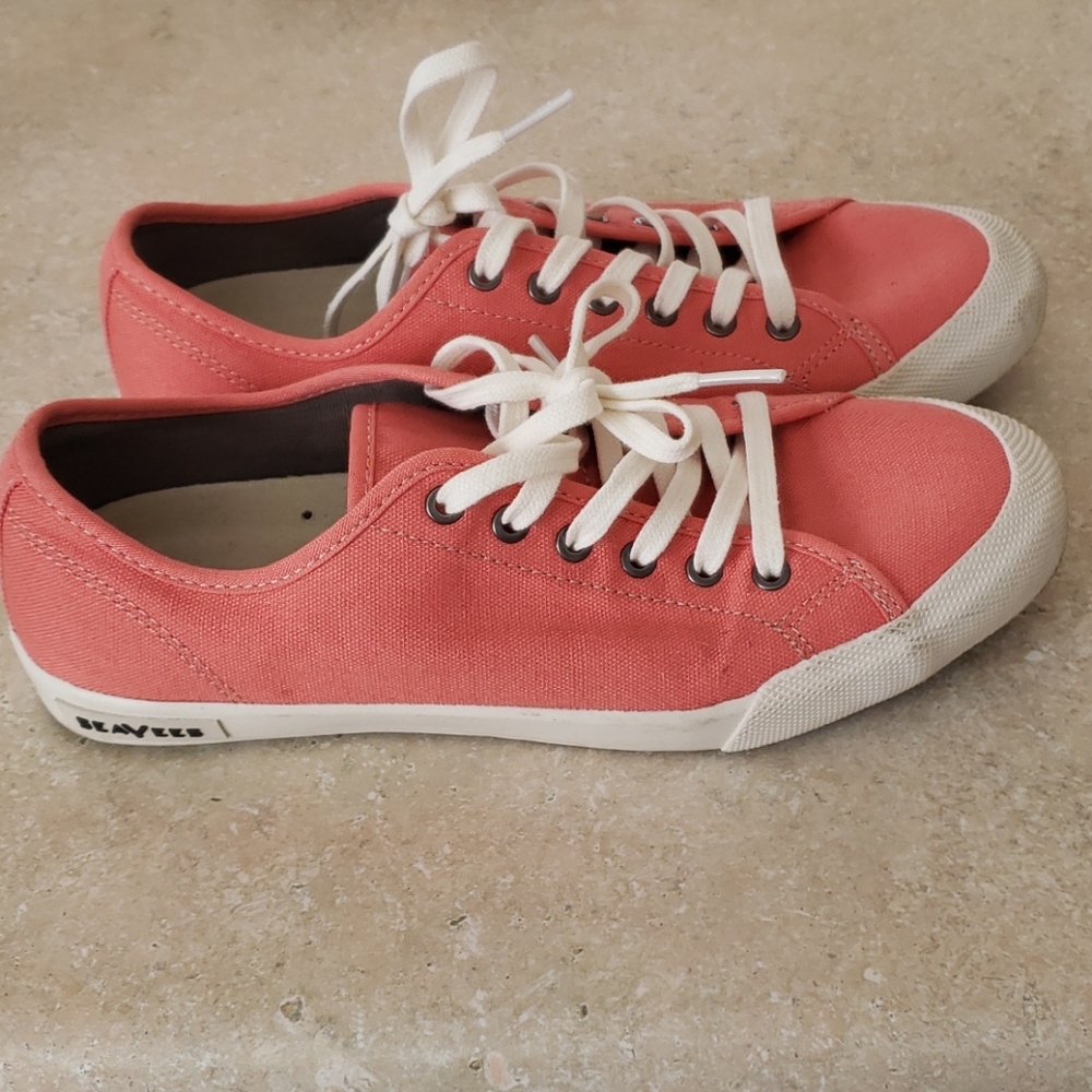 SEE VEES CANVAS SNEAKERS